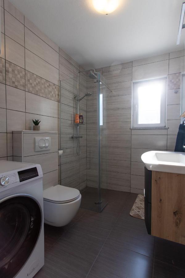 Holiday House Daisy Prapatnica Екстериор снимка